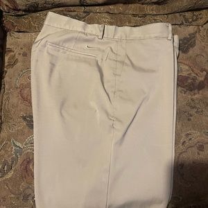 Men’s Nike dress golf shorts size 34 tan